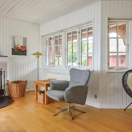 Three-bedroom In 度假居 *